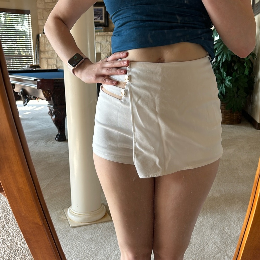 White Superdown Skort